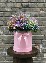 Цветочная композиция из Гипсофила и Розы в шляпной коробке в Южный