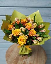 Букет цветов из:  Альстромерии и Розы в Южный