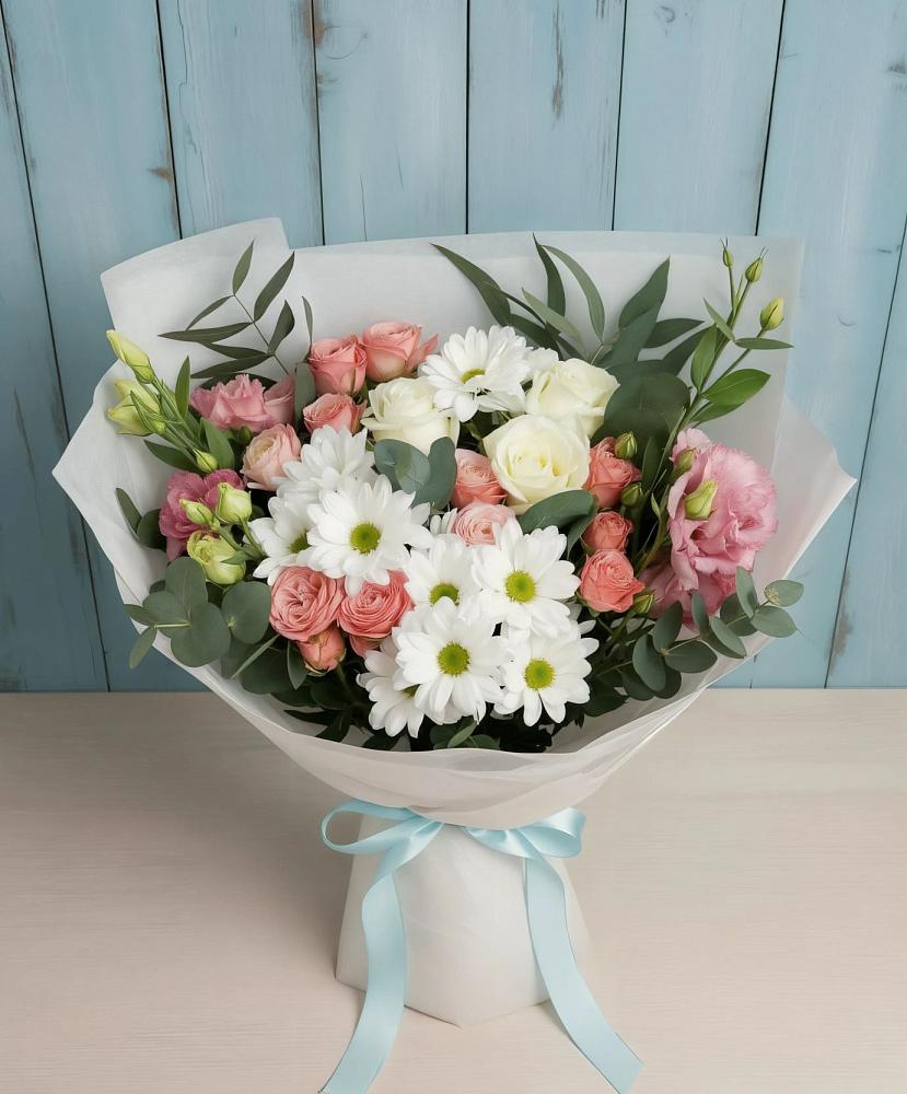 Букет цветов из: Розы, Лизиантусы и Хризантемы в Южный