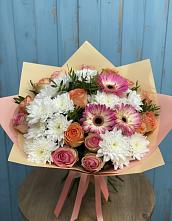 Букет цветов из:  Розы, Герберы и Хризантемы в Южный
