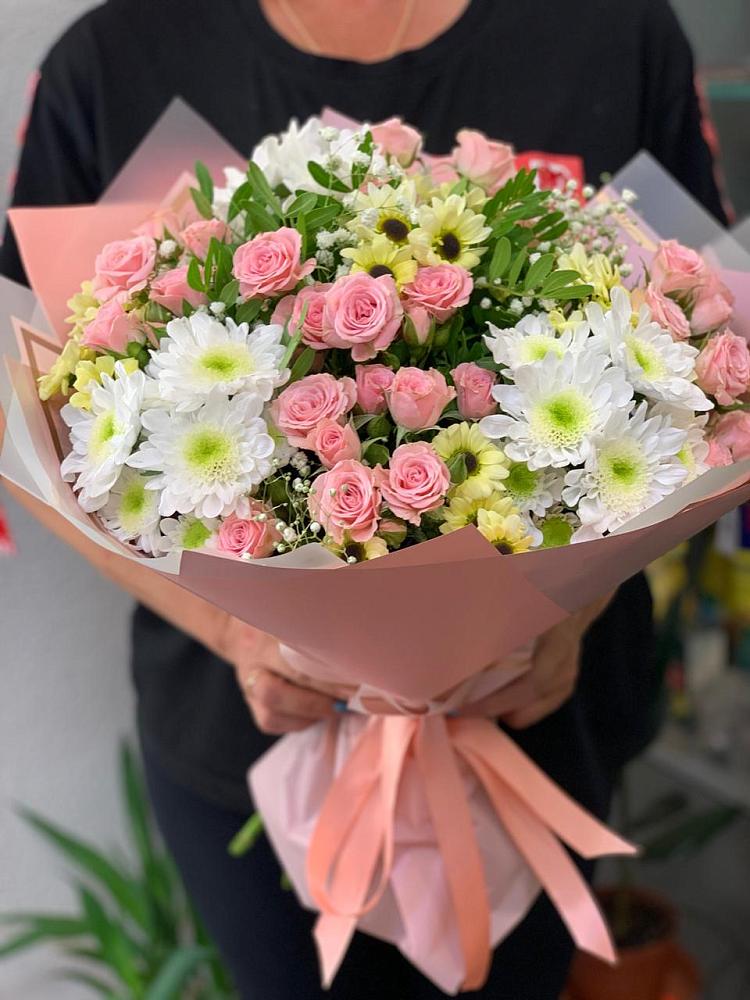 Букет цветов из: Розы и Хризантемы в Южный