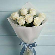 Букет 7 Белых роз Эдлесс Лав в Южный
