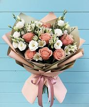 Букет цветов из:  Розы, Альстромерии и Лизиантусы в Южный