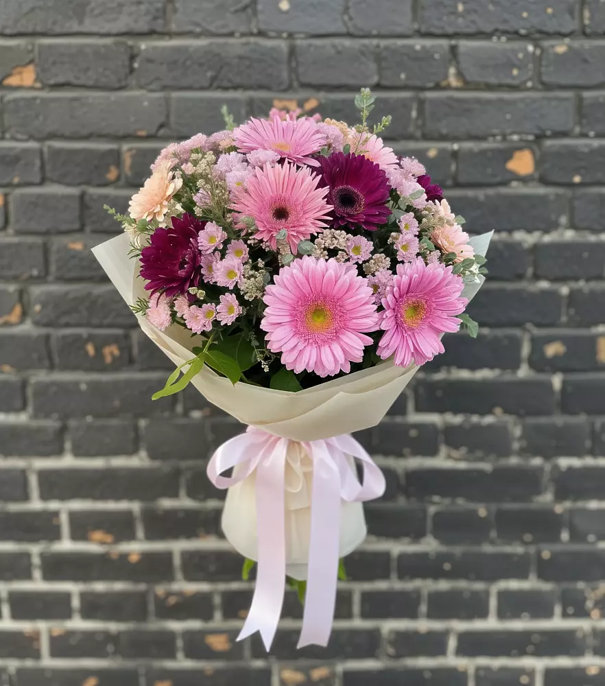 Букет цветов из: Герберы и Хризантемы в Южный