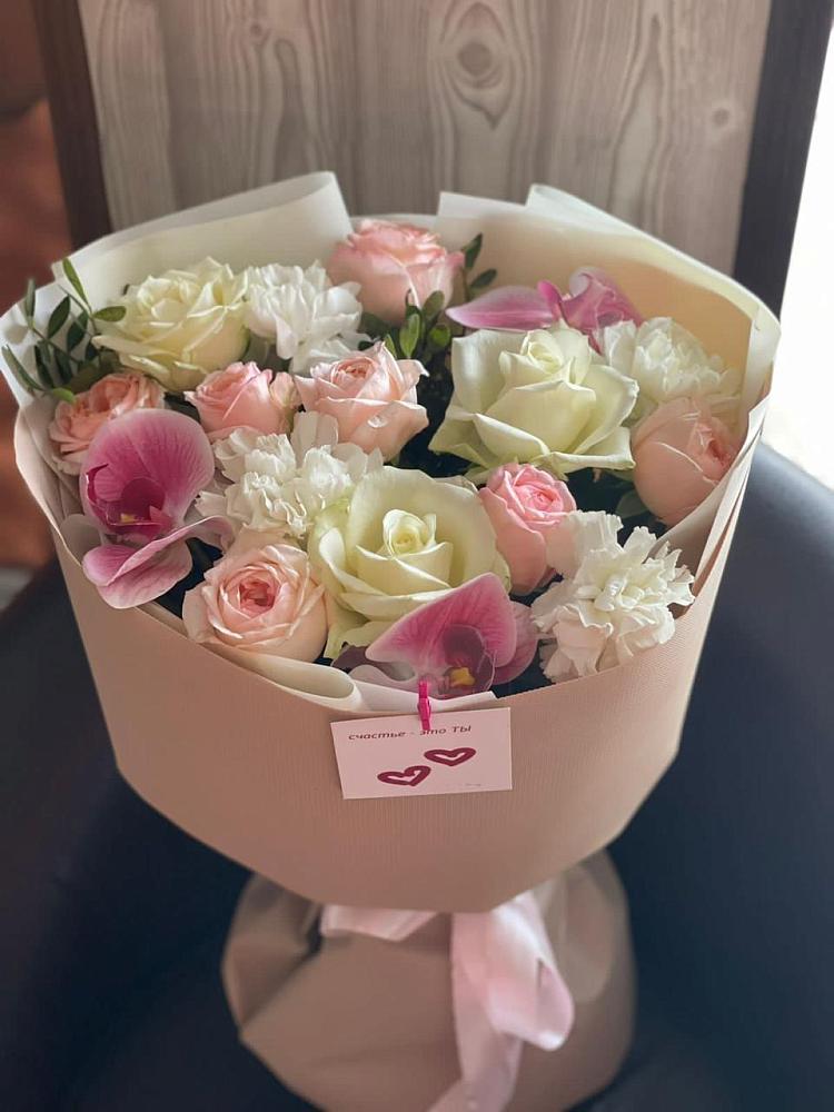 Букет цветов из: Орхидеи, Розы и Гвоздики в Южный