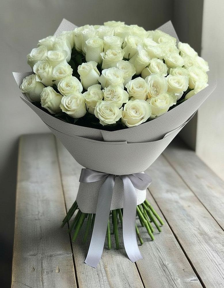 Букет 35 Белых роз в Южный