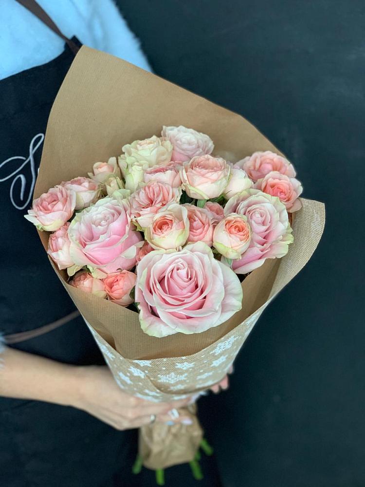 Букет цветов из: Хризантемы и Розы в Южный