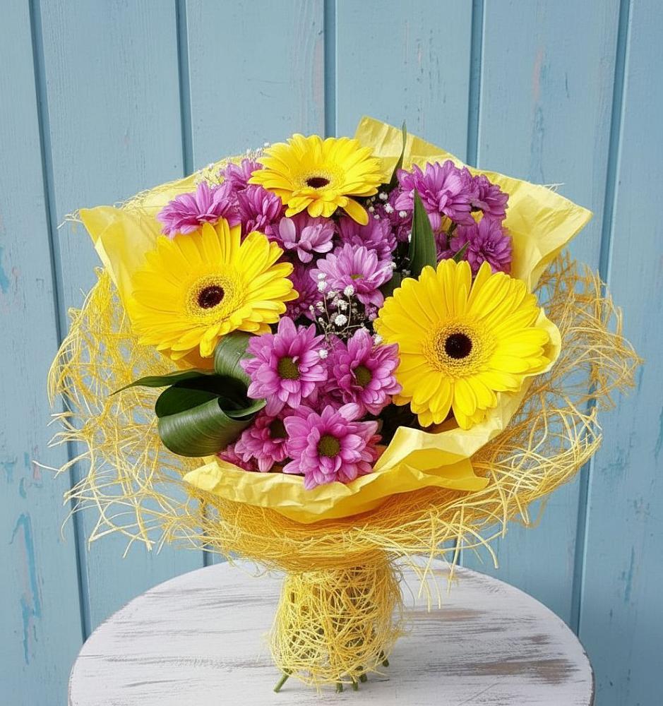 Букет цветов из: Хризантемы и Герберы в Южный