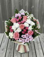 Букет цветов из:  Альстромерии, Гвоздики, Розы и Хризантемы в Южный