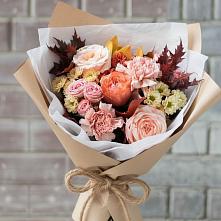 Букет цветов из:  Гвоздики, Хризантемы и Розы в Южный
