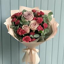 Букет цветов из:  Гвоздики и Розы в Южный