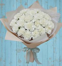 Букет цветов из:  Гвоздики в Южный