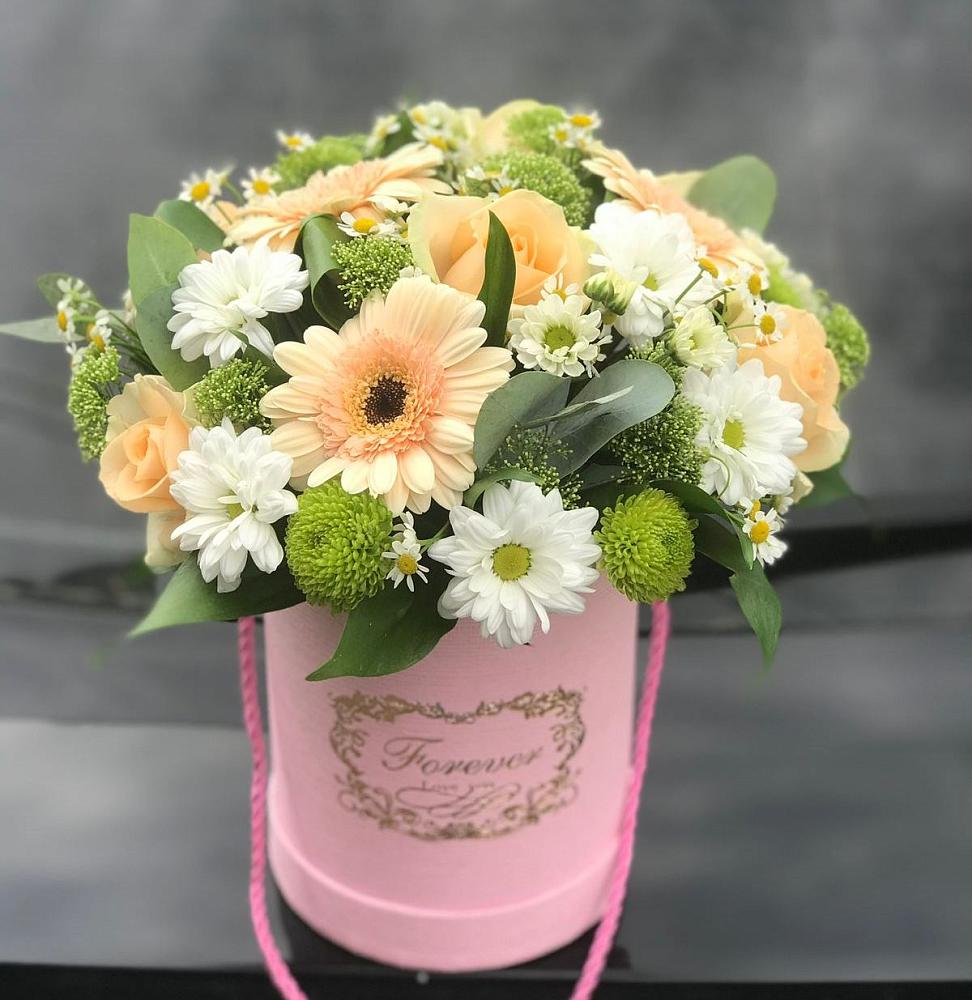 Цветочная композиция из Розы, Герберы и Хризантемы в шляпной коробке в Южный