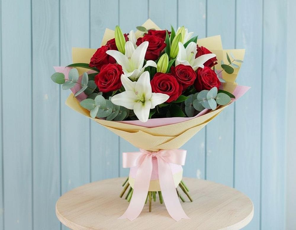 Букет цветов из: Лилии и Розы в Южный