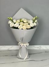 Букет цветов из:  Розы и Лизиантусы в Южный